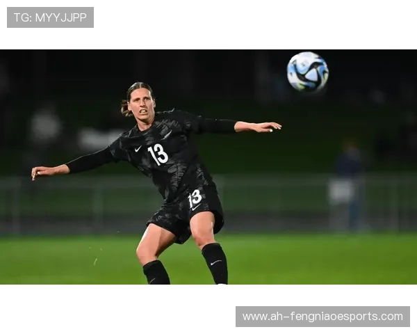 崴脚的足球球星伤愈归来，重返绿茵场闪耀光芒