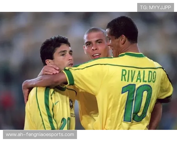 贝贝从足球新星到世界顶级球员的成长之路与辉煌成就